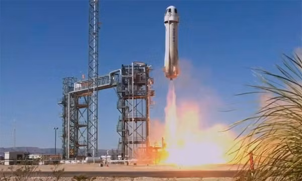 Blue Origin hoàn thành chuyến bay mới đưa con người vào không gian
