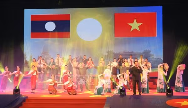 Chuyến thăm của Thủ tướng Lê Minh Hưng thúc đẩy “gắn kết chiến lược” Việt Nam - Lào
