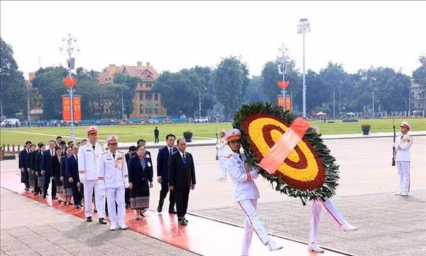 Thường trực Ban Bí thư Trung ương Đảng Nhân dân Cách mạng Lào kết thúc tốt đẹp chuyến thăm chính thức Việt Nam