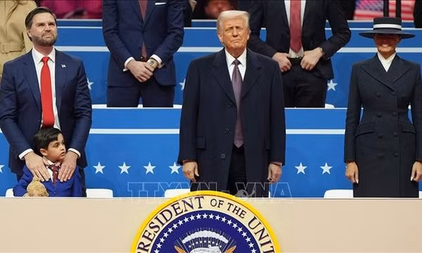 Bloomberg: Tổng thống Trump không muốn tham gia tái thiết Ukraine