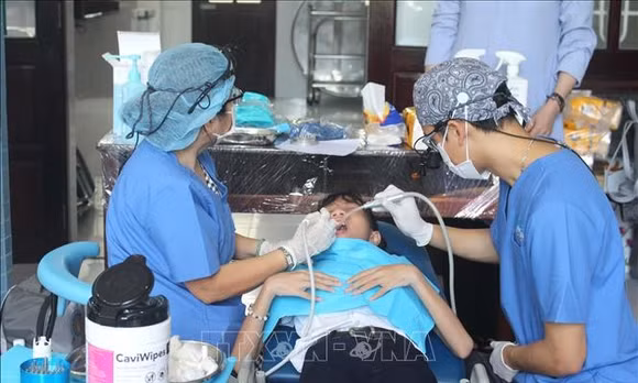 Hơn 220 tỷ đồng để thu hút, giữ chân bác sĩ