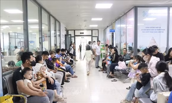 Ứng phó với bệnh truyền nhiễm, nâng cao năng lực y tế cơ sở