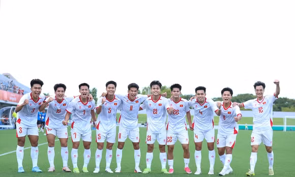 ASIAD 2026: Thắng Philippines 2-0, U23 Việt Nam tiến gần tứ kết