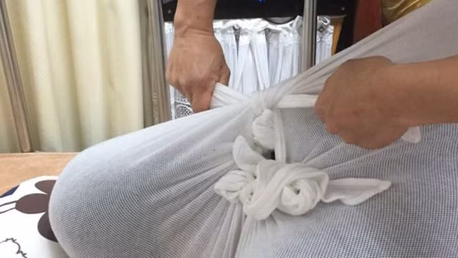 'Gói người': Phương pháp trị liệu kỳ lạ gây sốt ở Nhật Bản ảnh 2