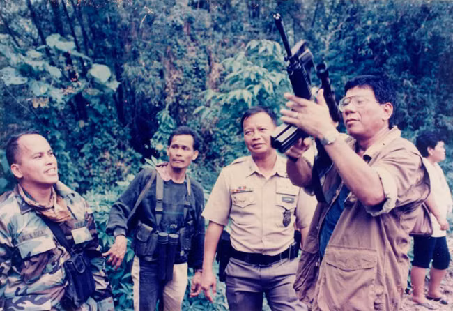 Ảnh hiếm về tuổi trẻ của Tổng thống Philippines Rodrigo Duterte ảnh 8