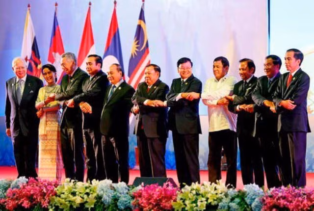 ASEAN "cân bằng" giữa Trung Quốc và Nhật Bản ảnh 1