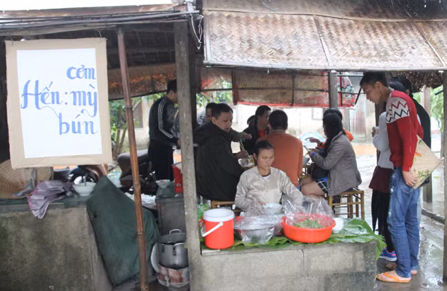 Thưởng thức buffet chợ tại điểm du lịch cộng đồng Thanh Toàn ảnh 8