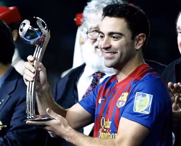 Xavi là "Tiền vệ dẫn dắt xuất sắc nhất" 4 năm liền ảnh 1