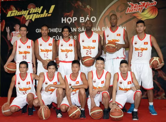 2 cựu cầu thủ NBA góp mặt trong CLB bóng rổ chuyên nghiệp đầu tiên ở VN ảnh 1