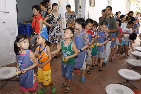 Đến thăm làng gốm Bát Tràng ảnh 1