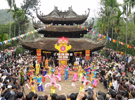 Ban hành giá vé tham quan chùa Hương dịp lễ hội 2012 ảnh 1