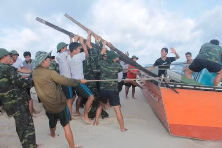 “Đặc nhiệm” An Bang (Trường Sa) vật lộn với sóng biển ảnh 5