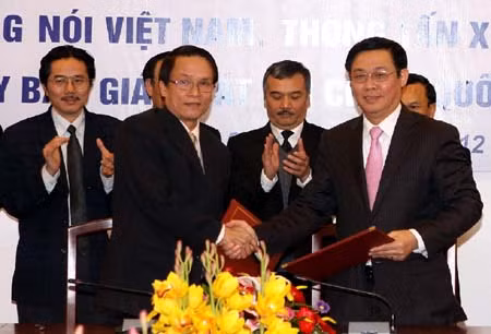 Ký kết thỏa thuận hợp tác thông tin giữa Bộ Tài chính với TTXVN và một số cơ quan báo chí ảnh 1