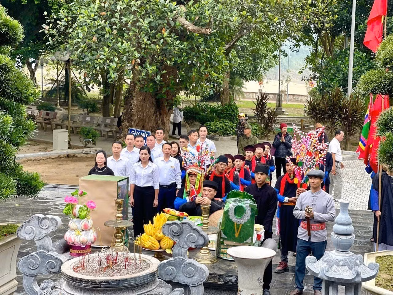 le-hoi-com-moi-den-dong-cuong-6.jpg