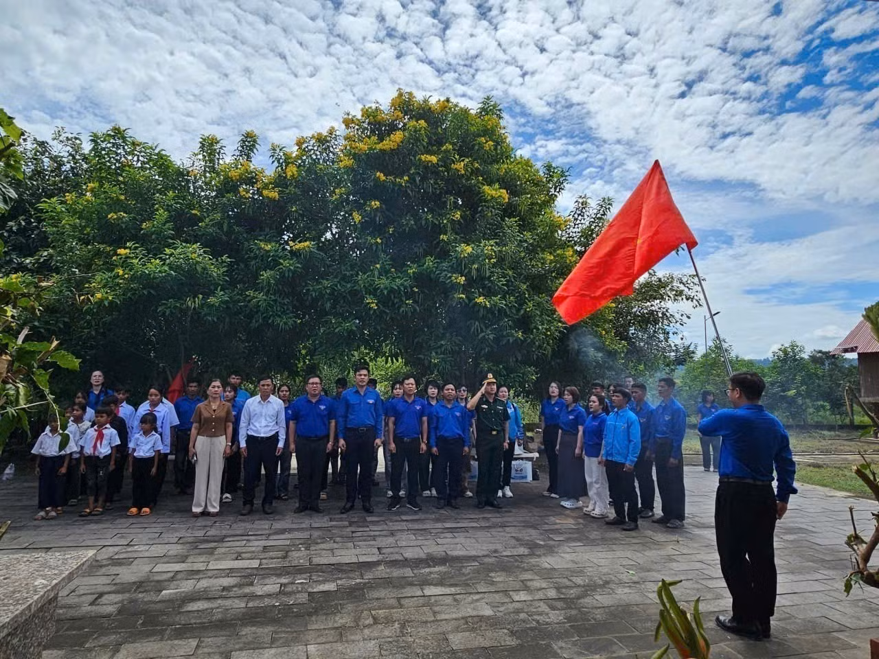 Tỉnh đoàn tổ chức về nguồn tại khu di tích lịch sử cách mạng tỉnh Gia Lai tại xã Krong.