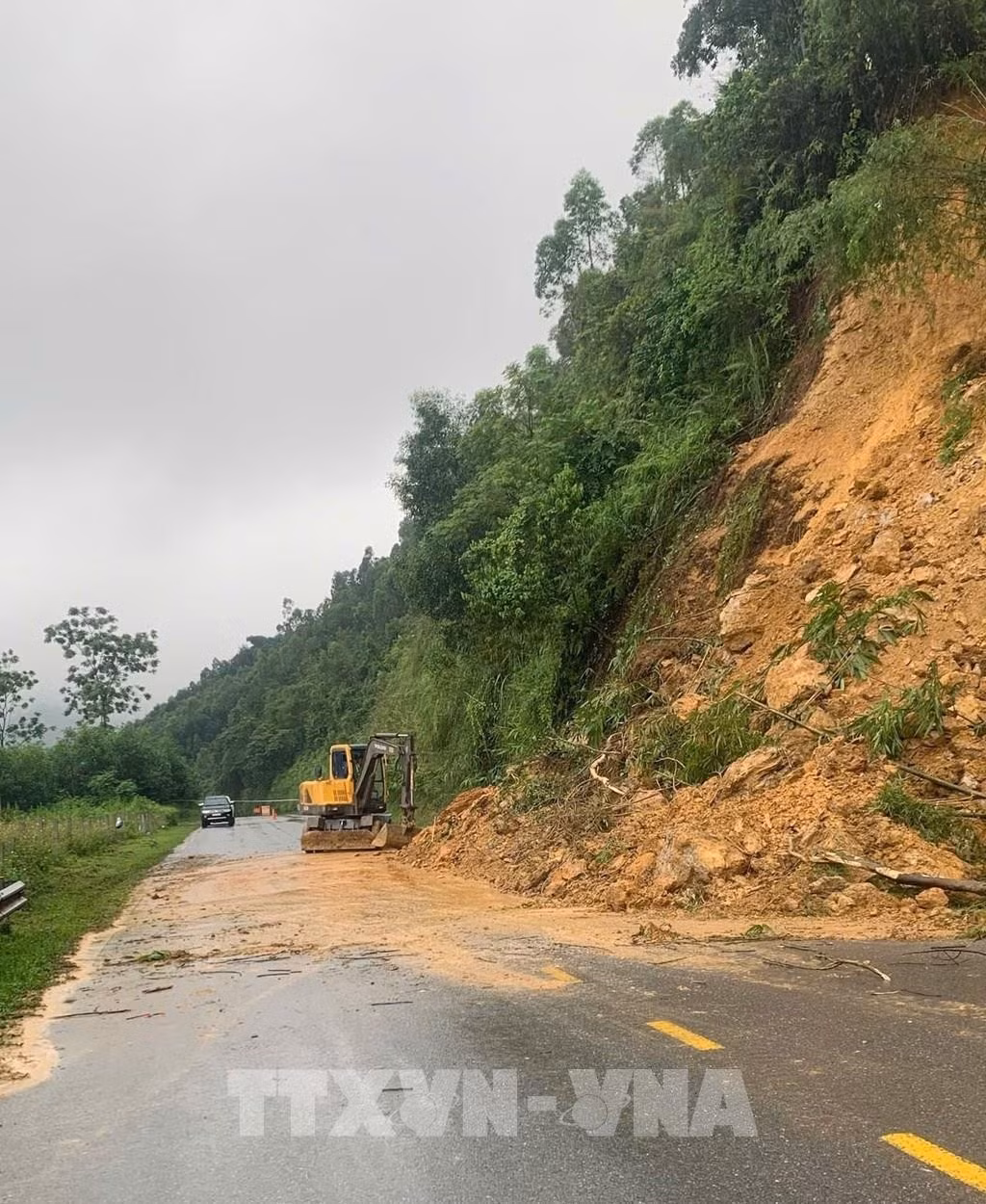sat-lo-dat-muong-vang-phu-tho.jpg