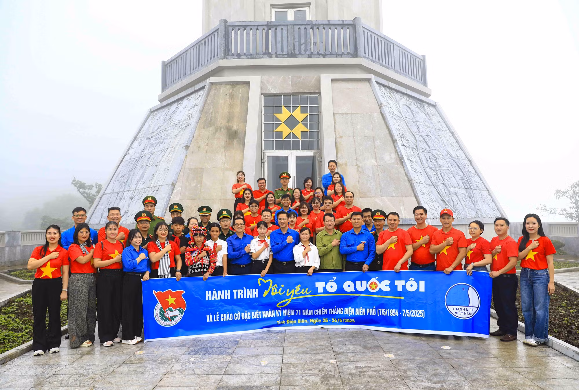 Thanh niên Điện Biên với Hành trình “Tôi yêu Tổ quốc tôi” tại huyện biên giới Mường Nhé.