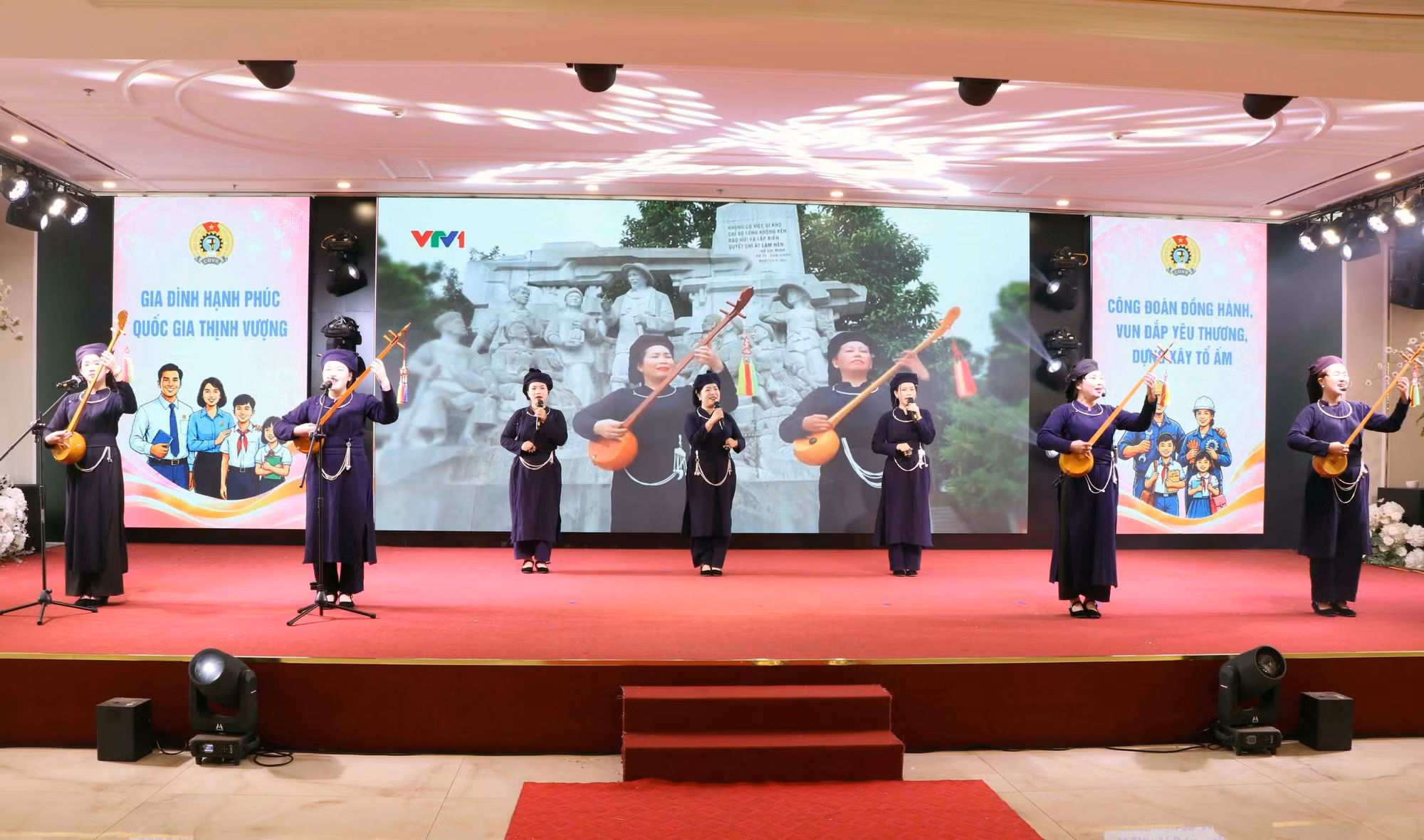 Chương trình nghệ thuật tại ngày hội. Ảnh: Thu Hằng/TTXVN