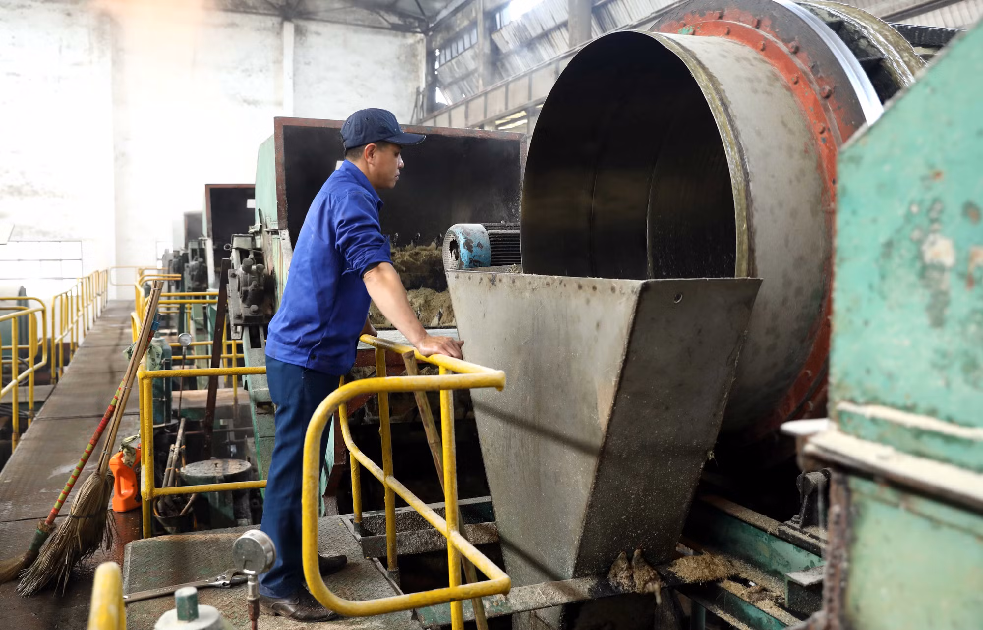 Mỗi ngày, Công ty cổ phần Mía đường Sơn Dương (Tuyên Quang) có thể ép được 2.000 tấn mía nguyên liệu.