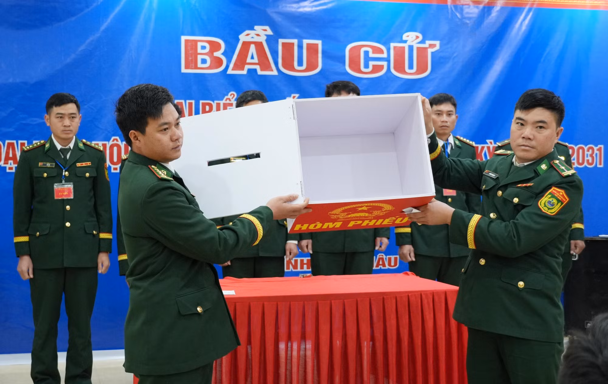 don-bien-phong-dao-san-lai-chau-8.jpg
