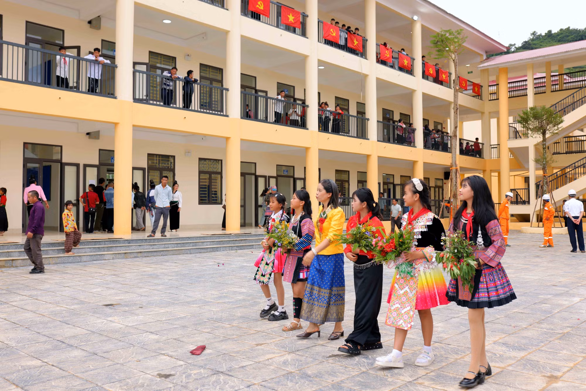 truong-lien-cap-bien-gioi-7.jpg