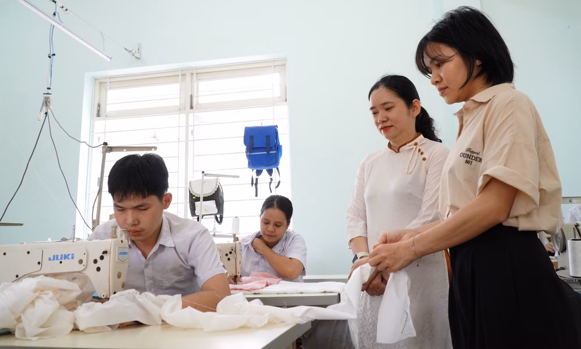 co-giao-khiem-thinh-2.jpg