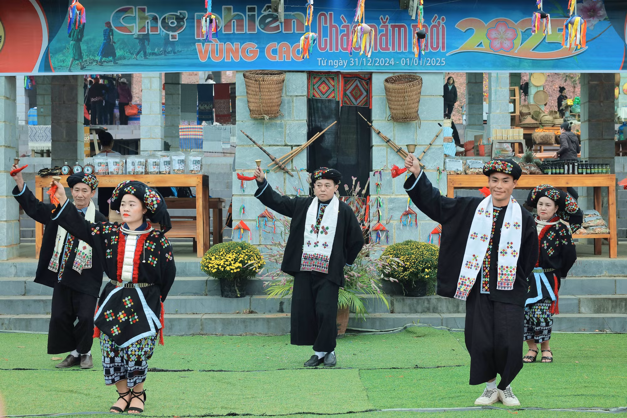 van-hoa-nghe-thuat.jpg