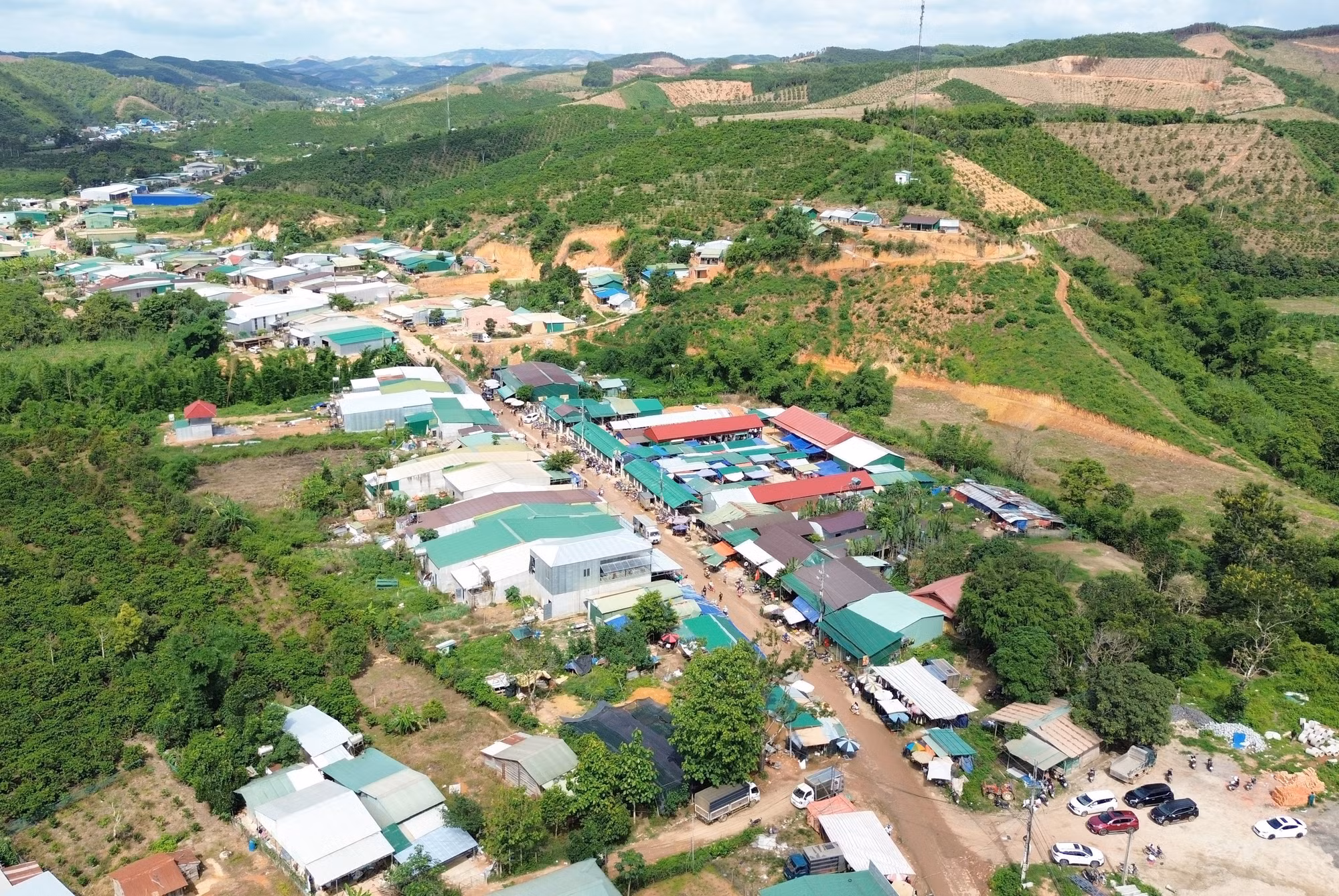 cho-phien-dak-rmang-5.jpg