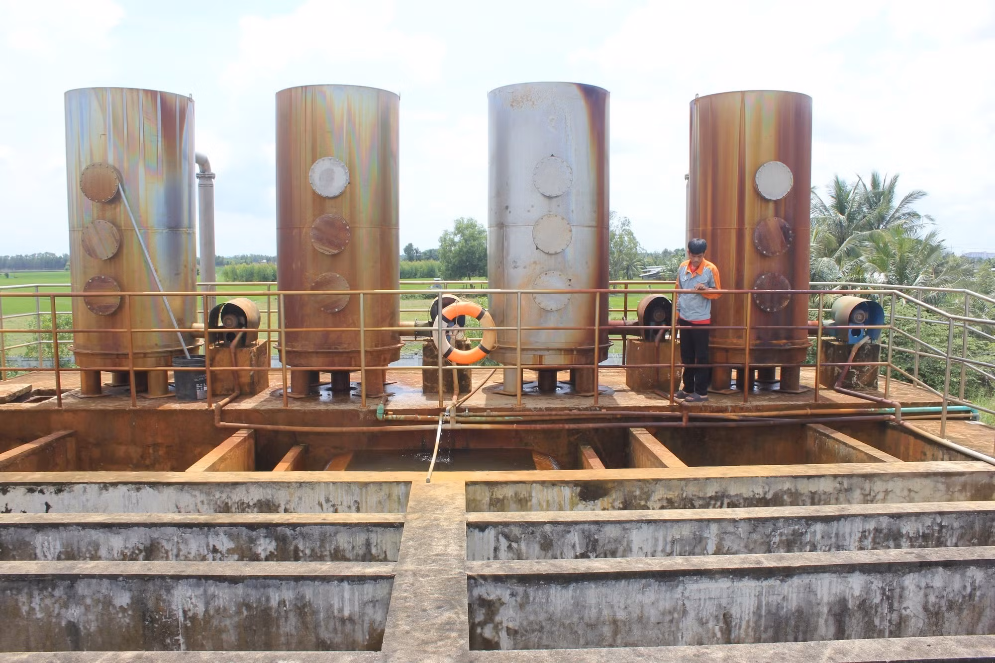Hệ thống lọc nước tại Trung tâm Nước sạch và Vệ sinh môi trường tỉnh Tây Ninh. Ảnh tư liệu: Thanh Tân/TTXVN