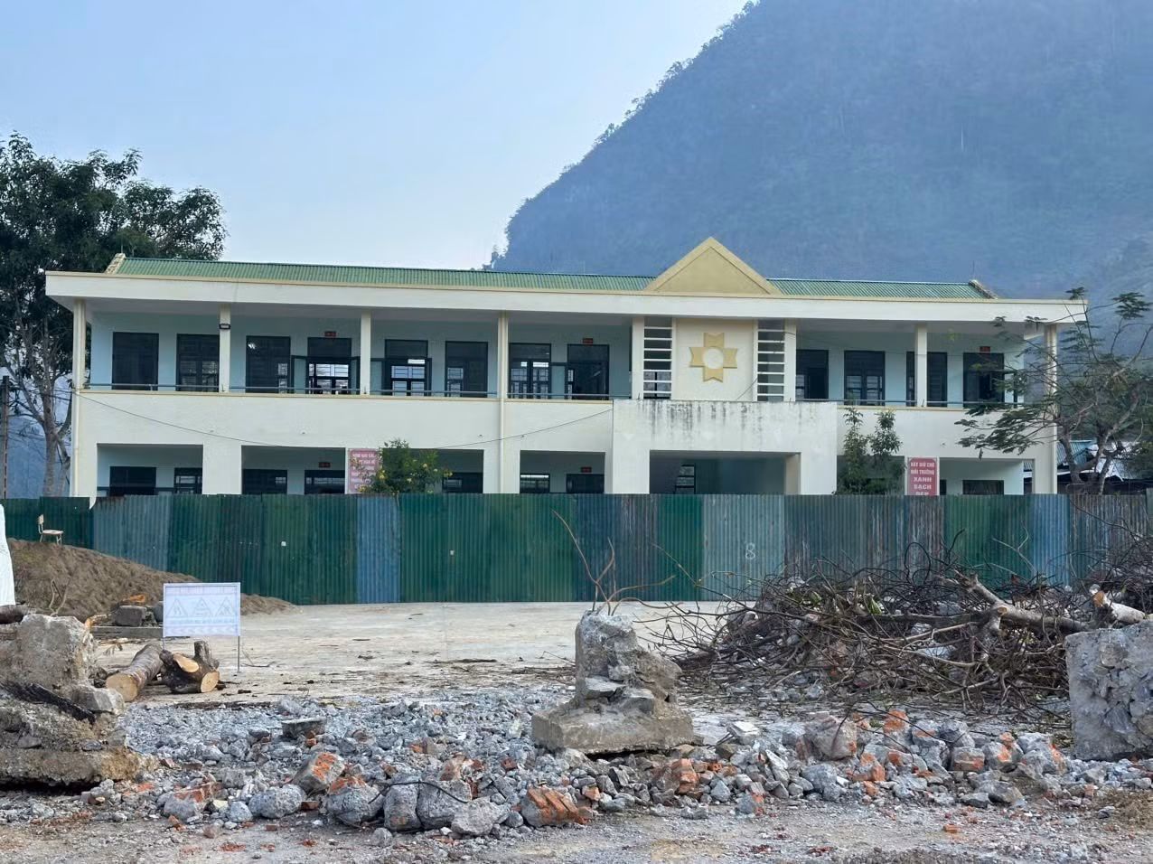 Dự án Trường Phổ thông liên cấp Tiểu học và THCS Bắc Lý, xã Bắc Lý đã khởi công xây dựng.