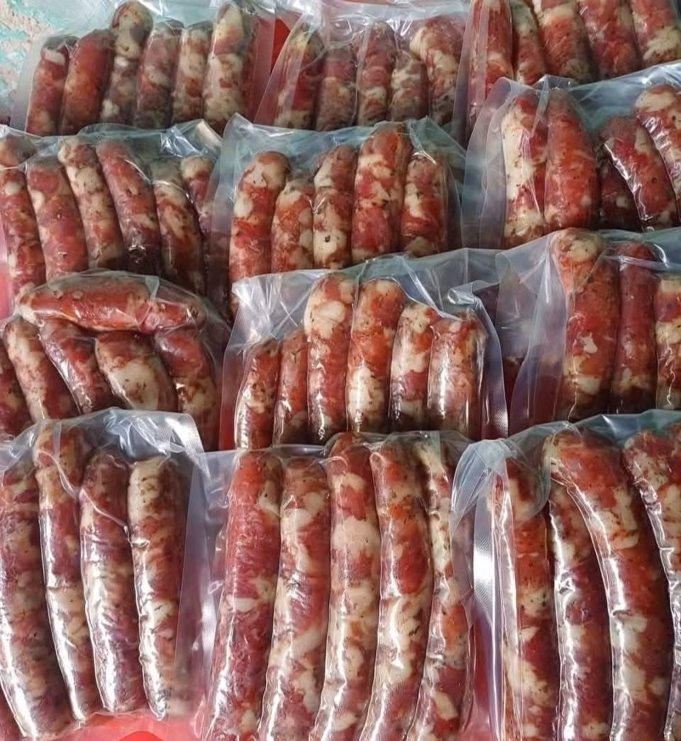 Lạp sườn nhà chị Dương Thị Huân được đóng túi hút chân không phục vụ du khách trong dịp Tết. Ảnh: Bnews/vnanet.vn