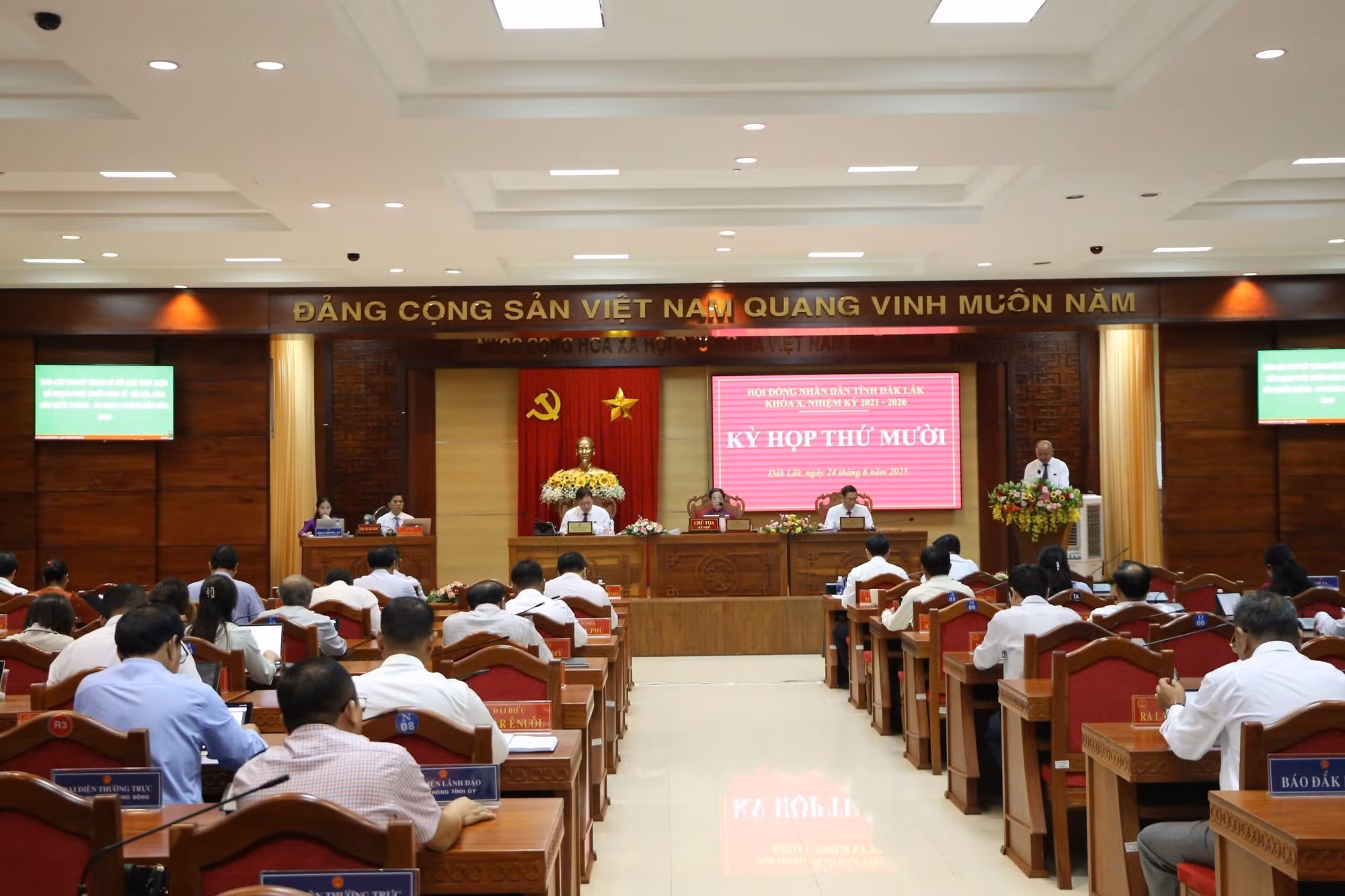 Quang cảnh Kỳ họp.