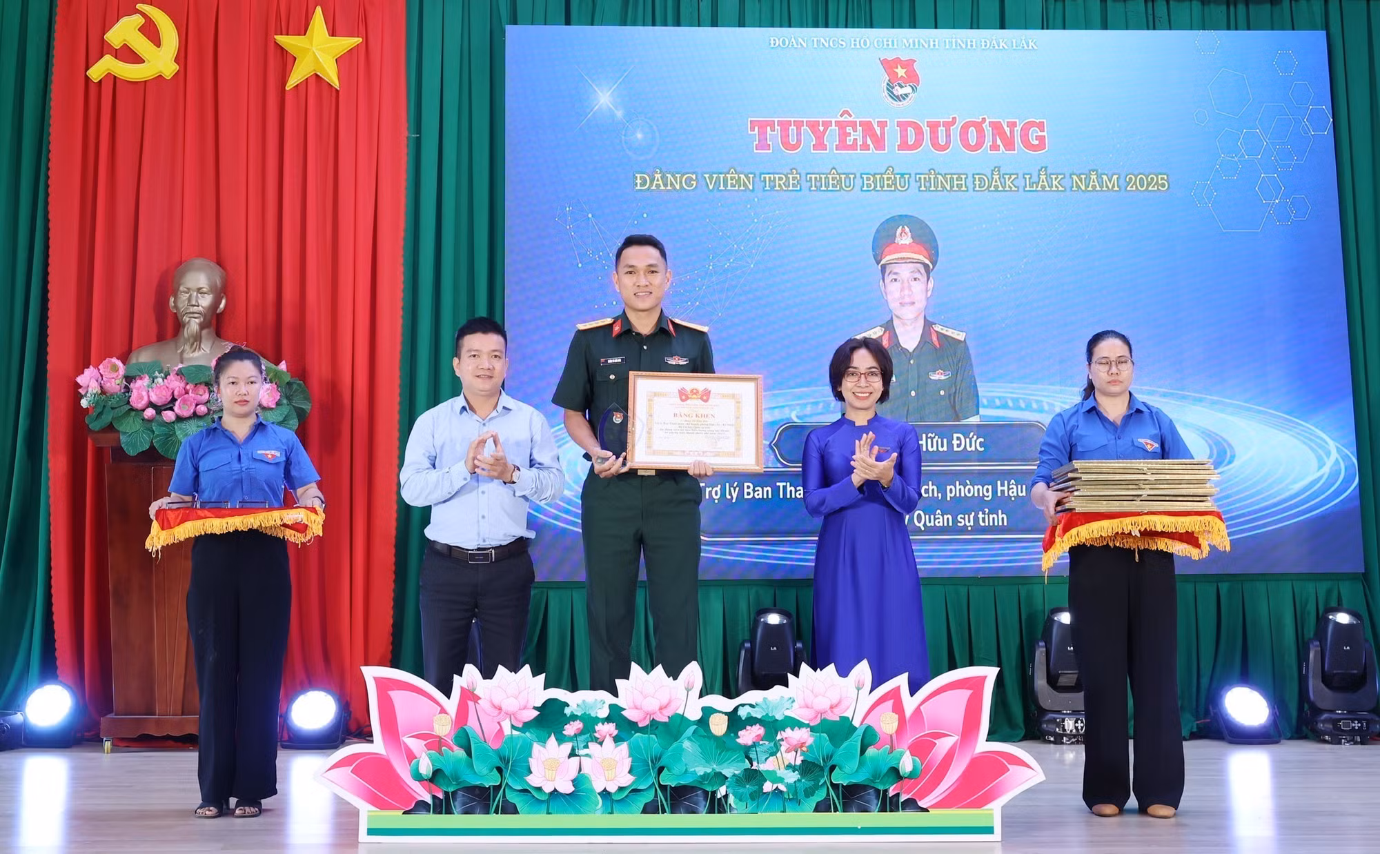 dang-vien-tre-tieu-bieu-4846.jpg