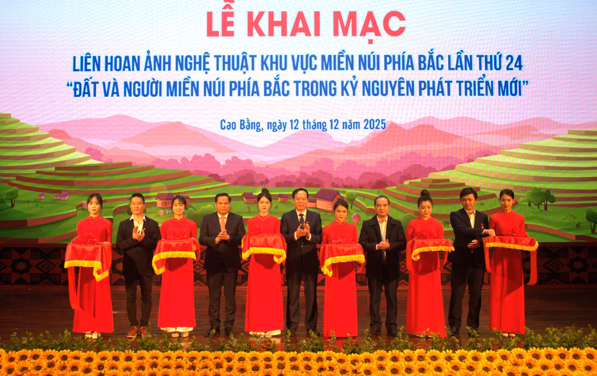 lien-hoan-anh-nghe-thuat-1.jpg