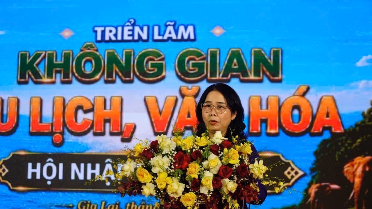 Giám đốc Sở Văn hóa, Thể thao và Du lịch tỉnh Gia Lai Đỗ Thị Diệu Hạnh phát biểu.
