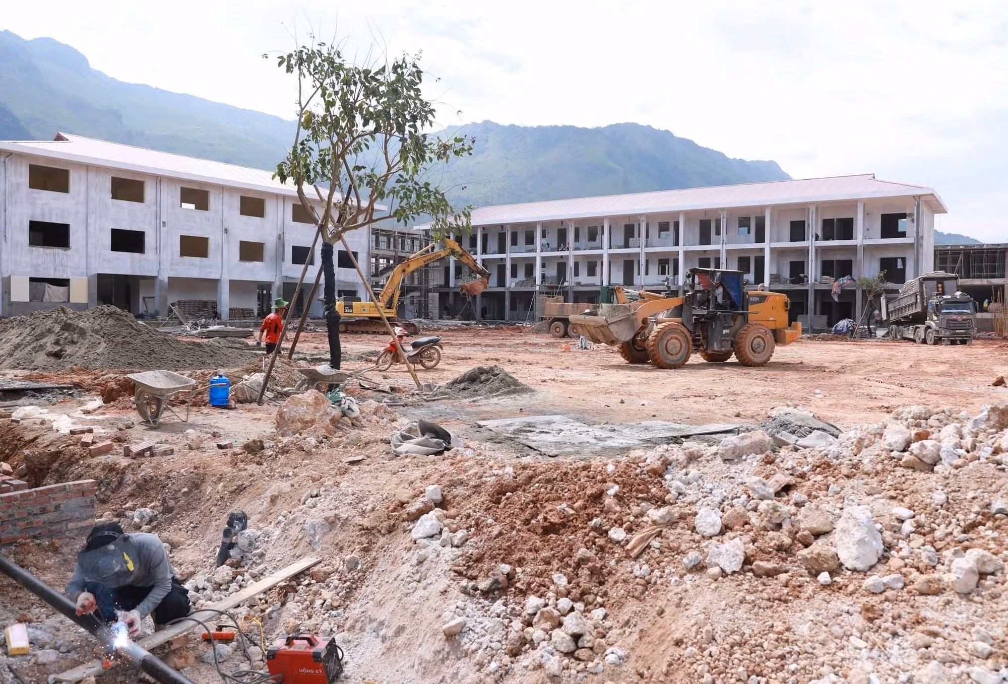 Dự kiến Trường Phổ thông nội trú liên cấp Tiểu học và Trung học cơ sở Pa Tần sẽ hoàn công trong tháng 6/2026.