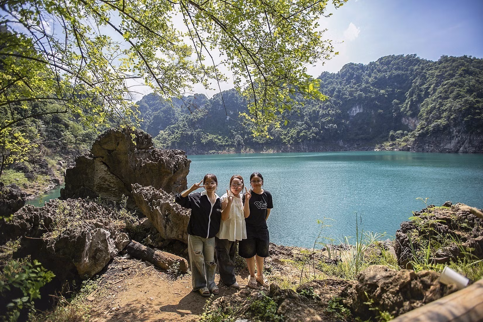 ho-mat-ngoc-phu-tho-1482025-3.jpg