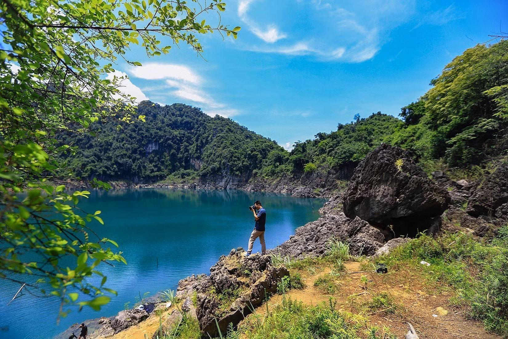 ho-mat-ngoc-phu-tho-1482025-6.jpg