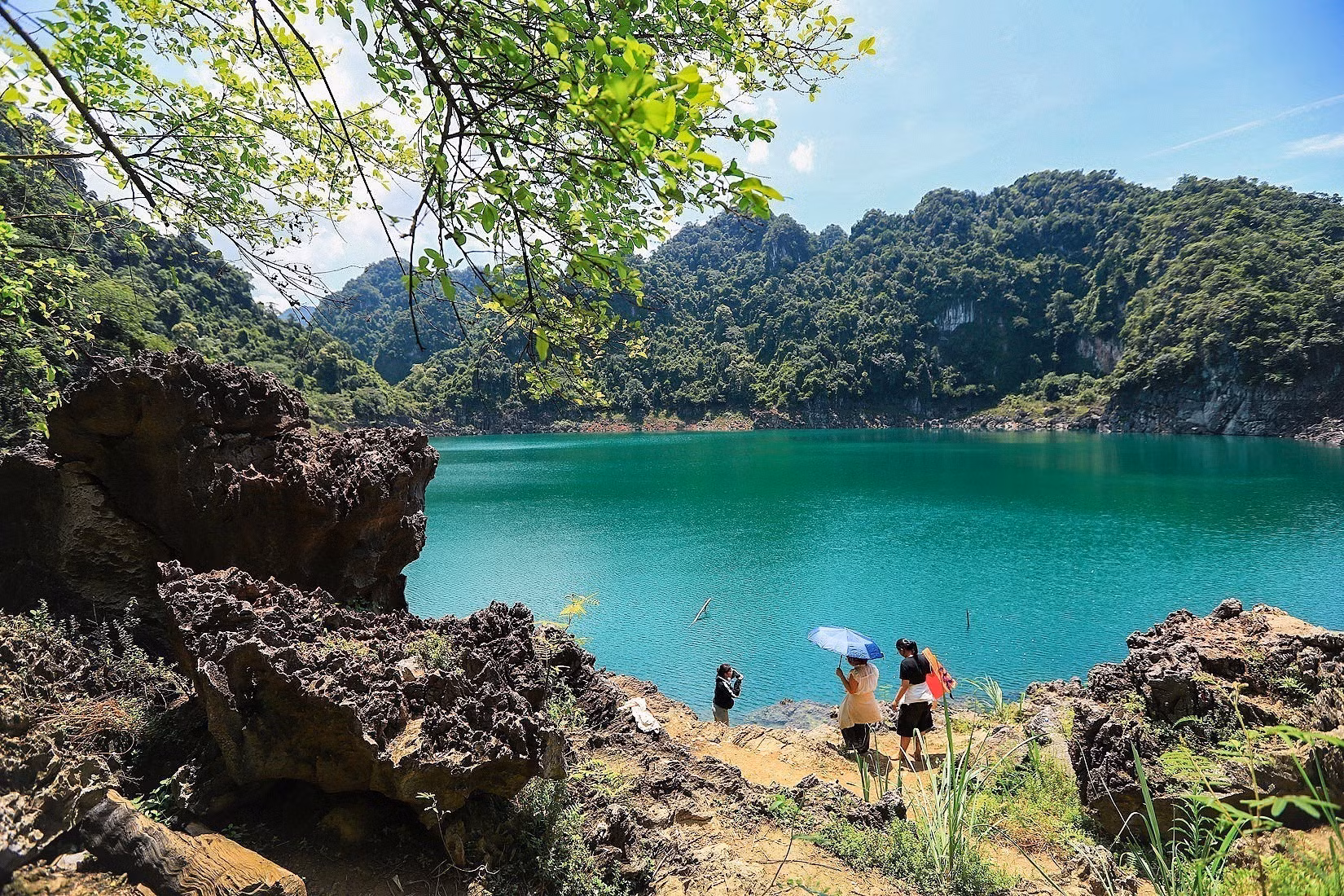 ho-mat-ngoc-phu-tho-1482025-5.jpg