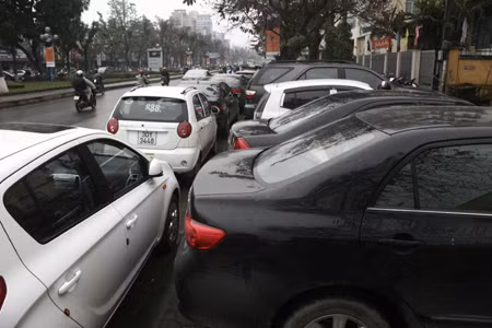Lệnh cấm đã ban, các điểm trông xe vẫn hoạt động ảnh 6