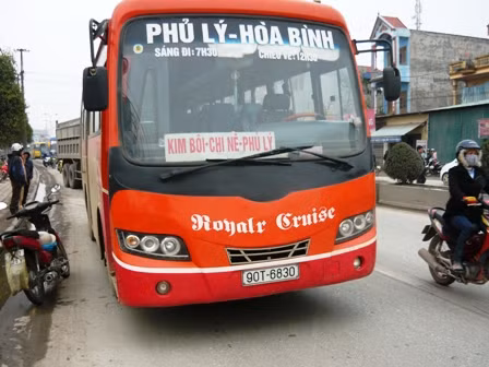 Tài xế ẩu đả nhau, Quốc lộ 1A ách tắc nghiêm trọng ảnh 2