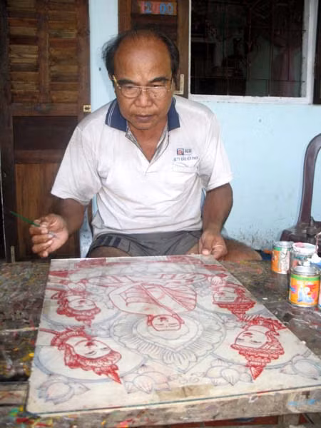 Người lưu giữ nét văn hóa hội họa đặc sắc của đồng bào Khmer ảnh 1