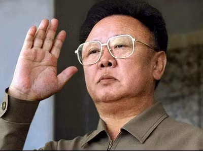 Triều Tiên dựng tượng Kim Il-Sung và Kim Jong Il ảnh 1
