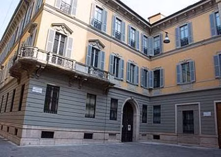 S&P hạ bậc tín nhiệm của 34 ngân hàng Italia ảnh 1