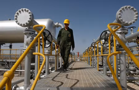 Iran bất ngờ ngừng bán dầu mỏ cho Anh và Pháp ảnh 1