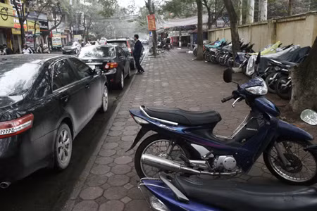 Lệnh cấm đã ban, các điểm trông xe vẫn hoạt động ảnh 8