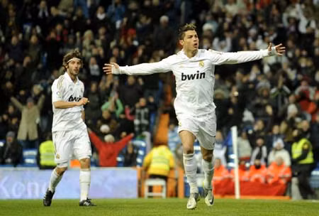 Real Madrid hơn Barcelona 10 điểm Ngôi vương Liga đã có chủ? ảnh 1