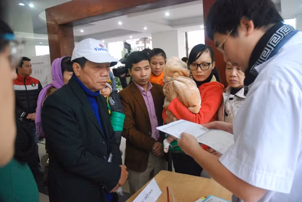 Ngày đầu tiêm vắc xin đăng ký qua mạng tại Hà Nội ảnh 2