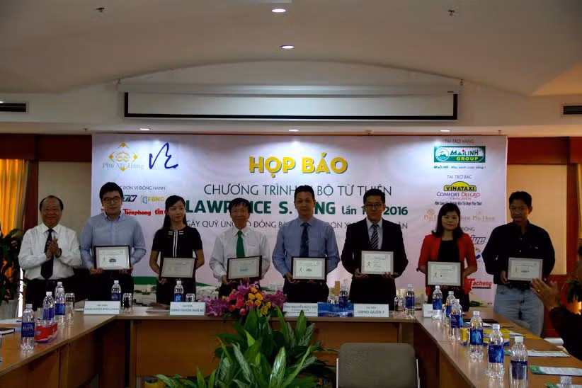 Tiếp nối những bước chân thiện nguyện ảnh 1