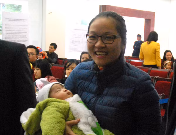 Ngày đầu tiêm vắc xin đăng ký qua mạng tại Hà Nội ảnh 6